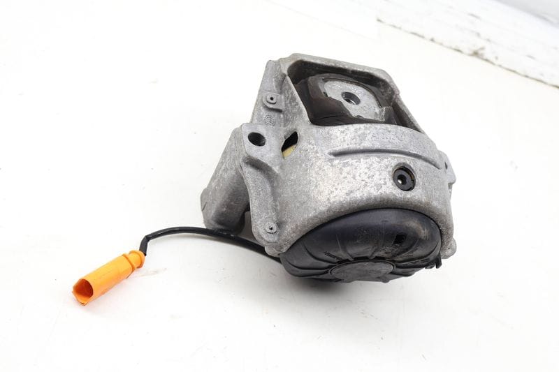 Engine / Motor Mount 8R0199381AK — Used (SKU 732248)