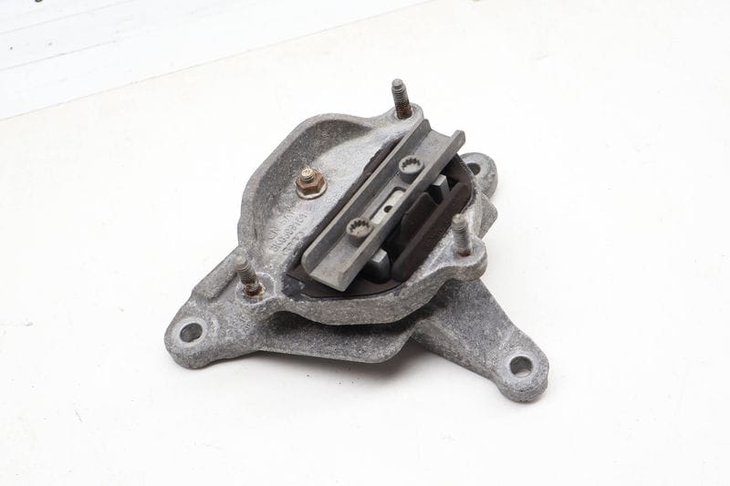 Transmission Mount / Bracket 8K0399151DB — Used (SKU 732215)