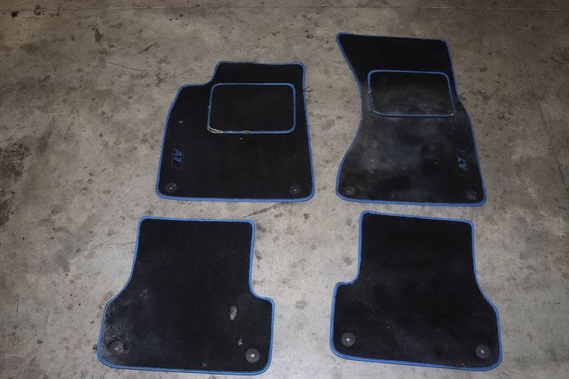 Carpet Floor Mat Set — Used (SKU 501055)