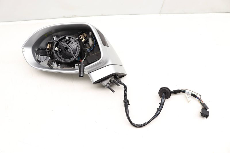Side View Mirror w/ Memory 4G8858531AM — Used (SKU 424293)