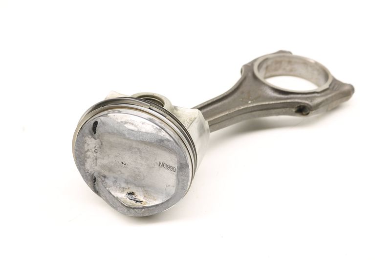 Piston w/ Connecting Rod 06E107066DM — Used (SKU 413031)