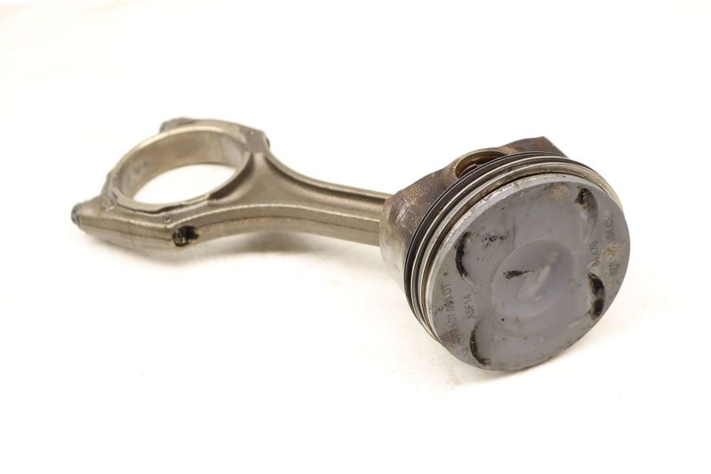 Piston w/ Connecting Rod 079107066DT — Used (SKU 540842)