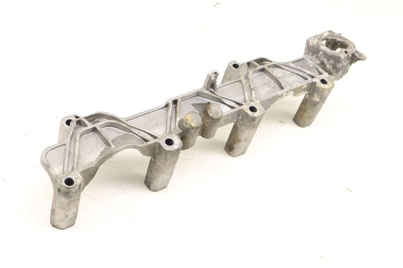 Air Distribution Housing Mount Bracket 079133340S — Used (SKU 540866)