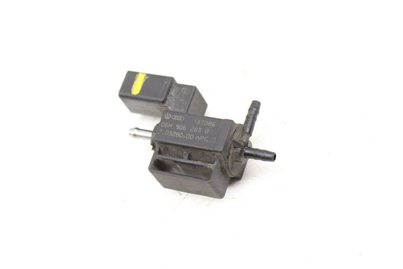 Solenoid Valve 06H906283B — Used (SKU 544274)