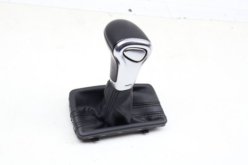 Automatic Shifter Knob w/ Boot 8K1713139R — Used (SKU 693694)
