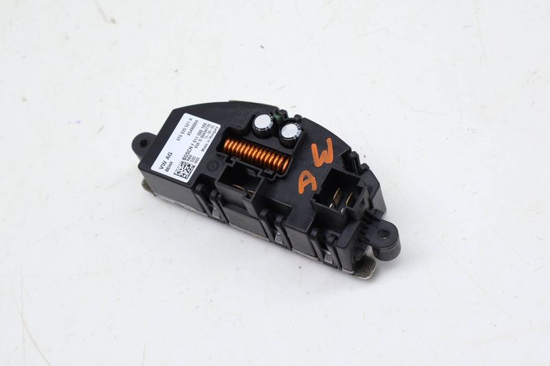 Blower Motor Resistor 8T0820521A — Used (SKU 693828)