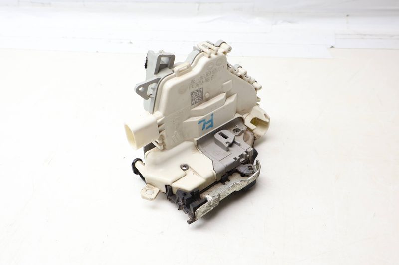 Door Latch / Lock Actuator 8J1837015D — Used (SKU 693619)