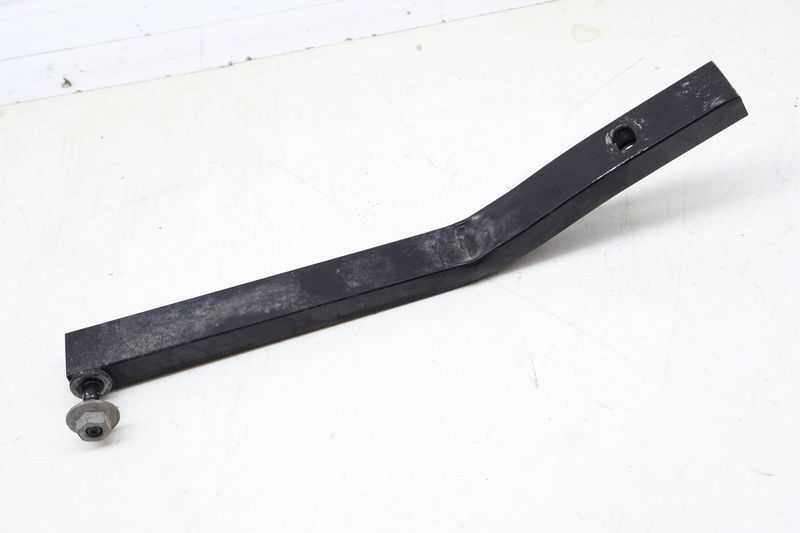 Radiator / Core Support Bracket 8K0805527A — Used (SKU 693945)