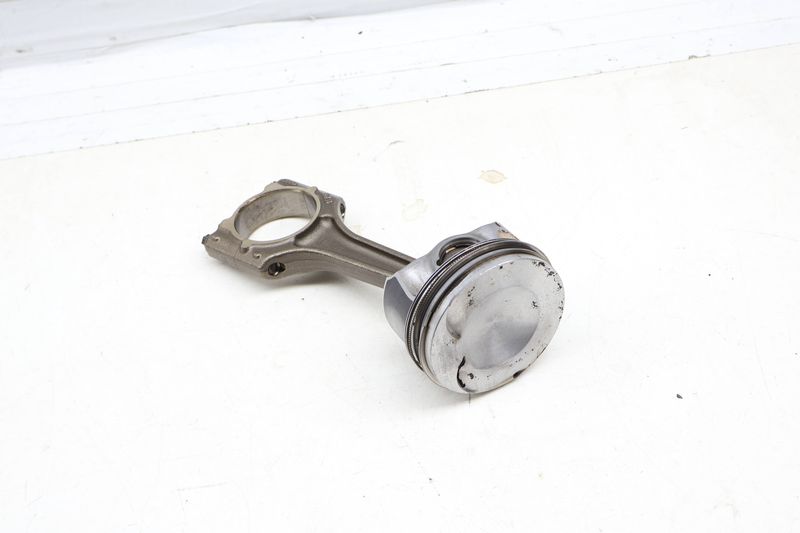 Piston w/ Connecting Rod 06H107065DM — Used (SKU 694087)