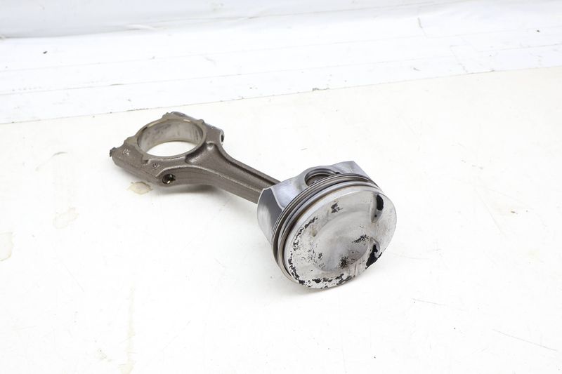 Piston w/ Connecting Rod 06H107065DM — Used (SKU 694088)