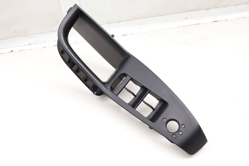 Door Handle Pull / Switch Trim 8R1867171A — Used (SKU 611181)
