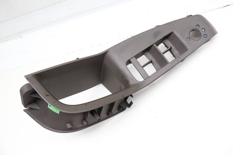 Door Handle Pull / Switch Trim 8R1867171A — Used (SKU 727258)