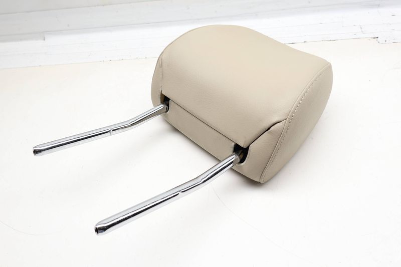 Headrest / Head Rest 8K0881901AT — Used (SKU 727463)