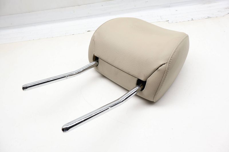 Headrest / Head Rest 8K0881901AT — Used (SKU 727464)