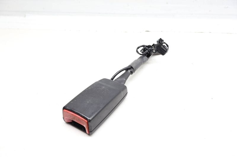 Seatbelt / Seat Belt Buckle Receiver 8R0857755H — Used (SKU 727294)