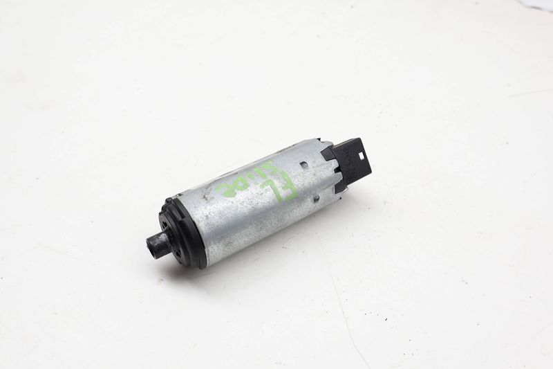 Slide Seat Motor (LONGITUDINAL) 8R0881183 — Used (SKU 727445)