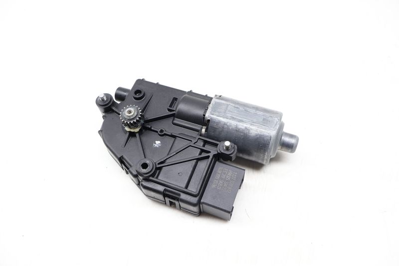Sunroof / Sun Roof Motor 8R0959591A — Used (SKU 727051)