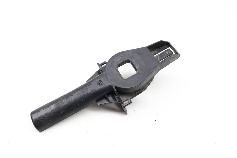 Lower Radiator Mounting Bracket 8K0805201 — Used (SKU 727138)