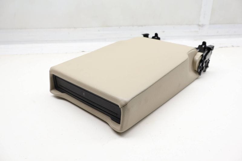 2ND Row Armrest / Cup Holder 4L0883081M — Used (SKU 727245)