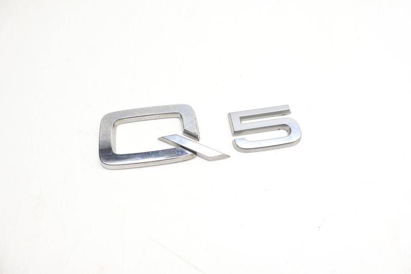 Emblem / Badge (Q5) 8R0853741 — Used (SKU 727241)