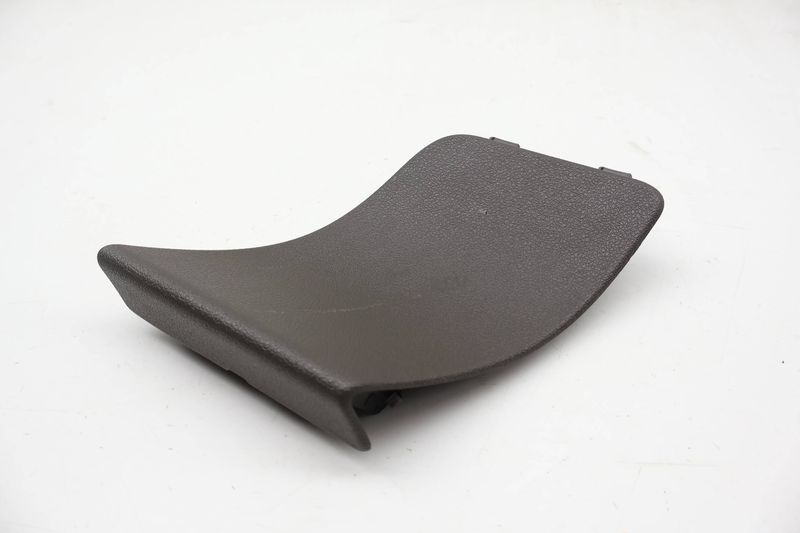 Tail Light Cover / Trunk Panel Trim 8R0867658 — Used (SKU 727064)