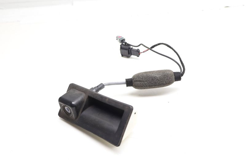 Trunk Release Handle w/ Backup Camera 5N0827566AA — Used (SKU 727060)