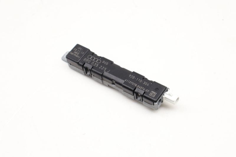 Upper Antenna Booster 8R0035225J — Used (SKU 611125)