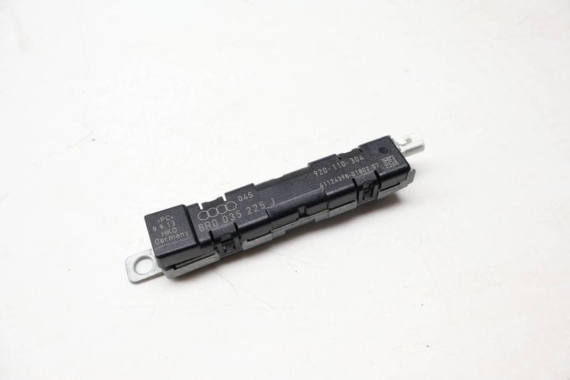 Upper Antenna Booster 8R0035225J — Used (SKU 727055)