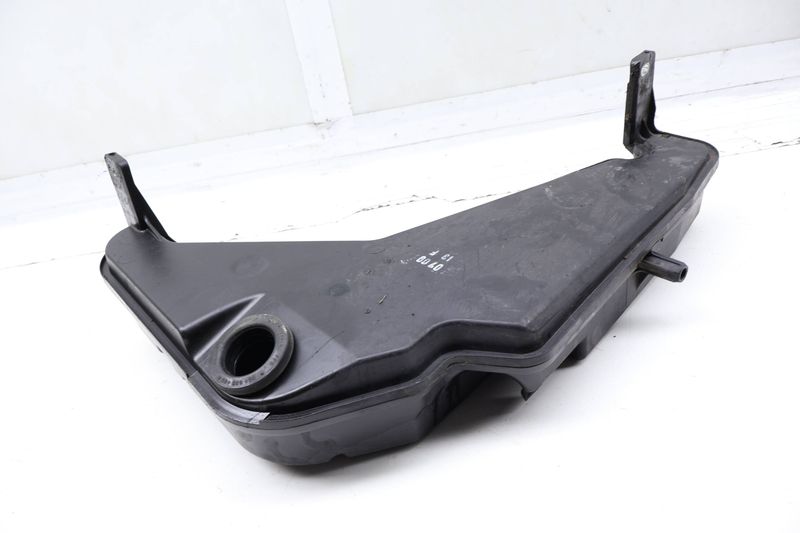 Windshield Washer Reservoir / Tank 8R0955453C — Used (SKU 727319)