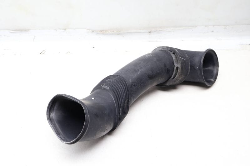 Air Filter Box Intake Pipe / Tube 7L6129752B — Used (SKU 659956)