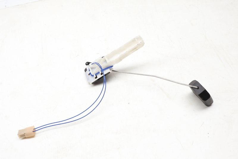 Diesel Fuel Gauge Sender / Sensor 7L8919673B — Used (SKU 680728)