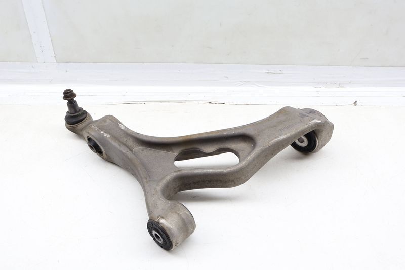 Lower Control Arm 7P0407151E — Used (SKU 680744)