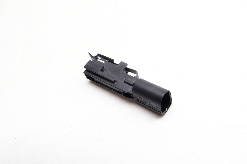 Door Handle Micro Switch 8H0959985B — Used (SKU 659810)