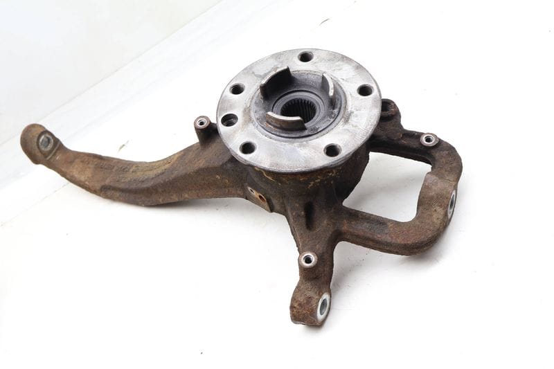 Spindle Knuckle w/ Wheel Bearing 7P6407246A — Used (SKU 680708)