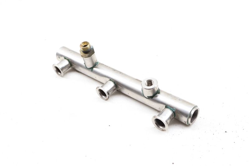Fuel Rail 06E130089Q — Used (SKU 660058)