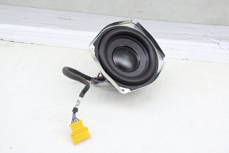 Bose Speaker / Subwoofer 4L0035382B — Used (SKU 680551)