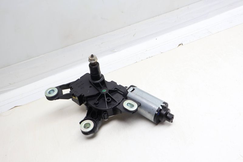 Hatch Wiper Motor 8E9955711E — Used (SKU 680537)