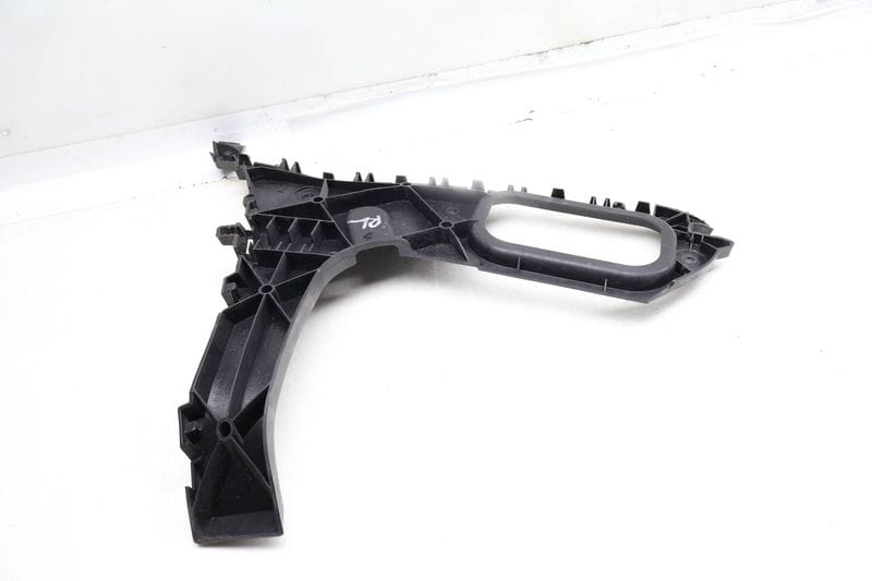 Bumper Guide / Bracket 4L0807453A — Used (SKU 660091)