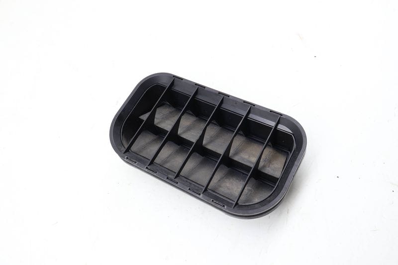 Quarter Vent Trim / Grille 4A0819181 — Used (SKU 680729)