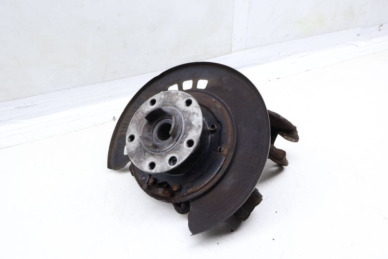 Spindle Knuckle w/ Wheel Bearing 7L8505435A — Used (SKU 680731)