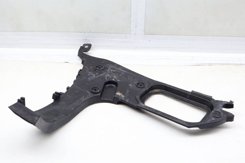 Bumper Guide / Bracket 4L0807454A — Used (SKU 680742)