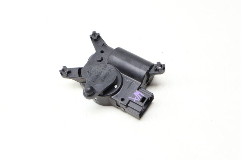 HVAC Flap / Servo Air Motor / Temp Regulating Actuator 7L0907512G — Used (SKU 680801)