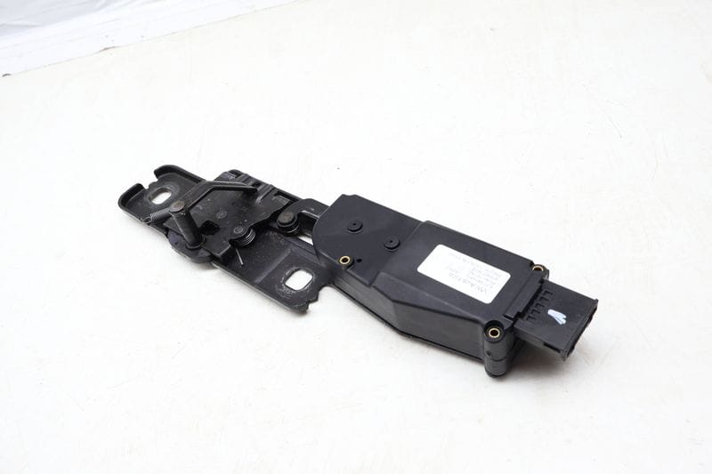 Trunk Latch Striker Plate / Motor 4F9827383E — Used (SKU 680580)