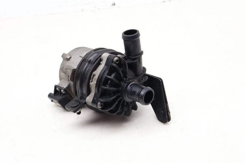 Auxiliary Coolant / Water Pump 8K0965567B — Used (SKU 698580)