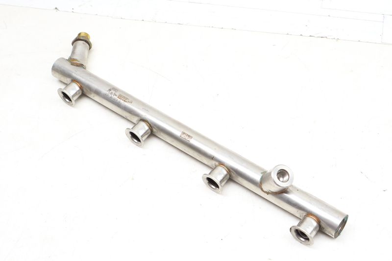 Fuel Rail 079133315BD — Used (SKU 698666)