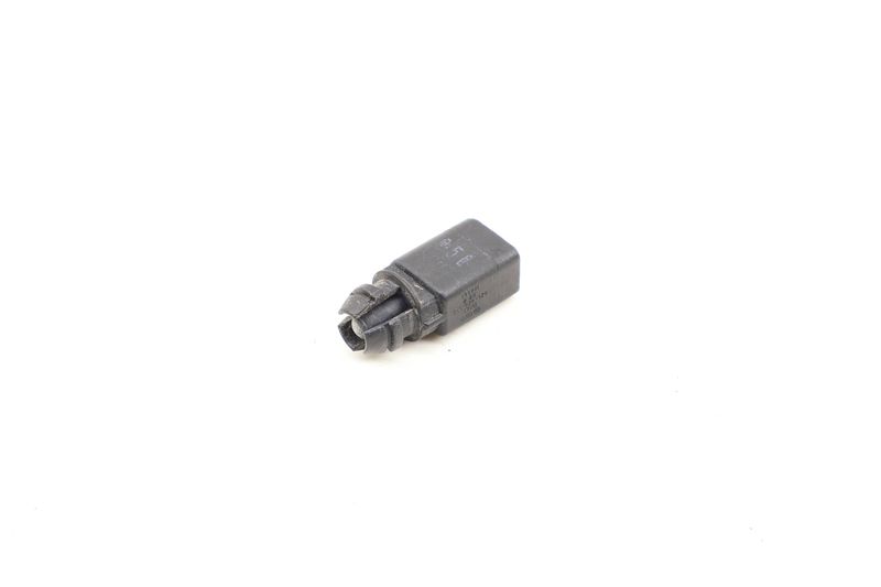 Outside Ambient Air Temperature Sensor 8Z0820535 — Used (SKU 698538)