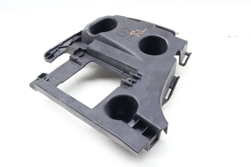 Bumper Mount / Guide 4G5807393A — Used (SKU 698647)