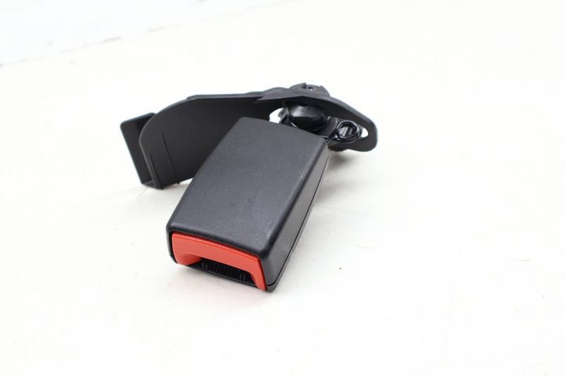 Seat Belt Buckle / Receiver 4G8857739A — Used (SKU 698428)