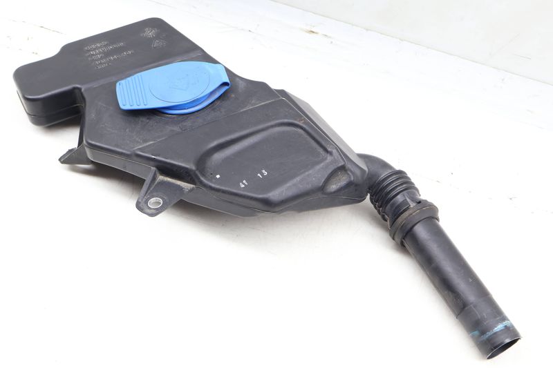 Upper Windshield Washer Reservoir / Filler Neck 4G1955462 — Used (SKU 698622)