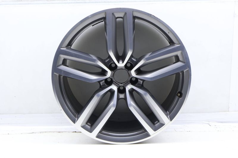 21" Inch Alloy Rim / Wheel 8R0601025AM — Used (SKU 688058)